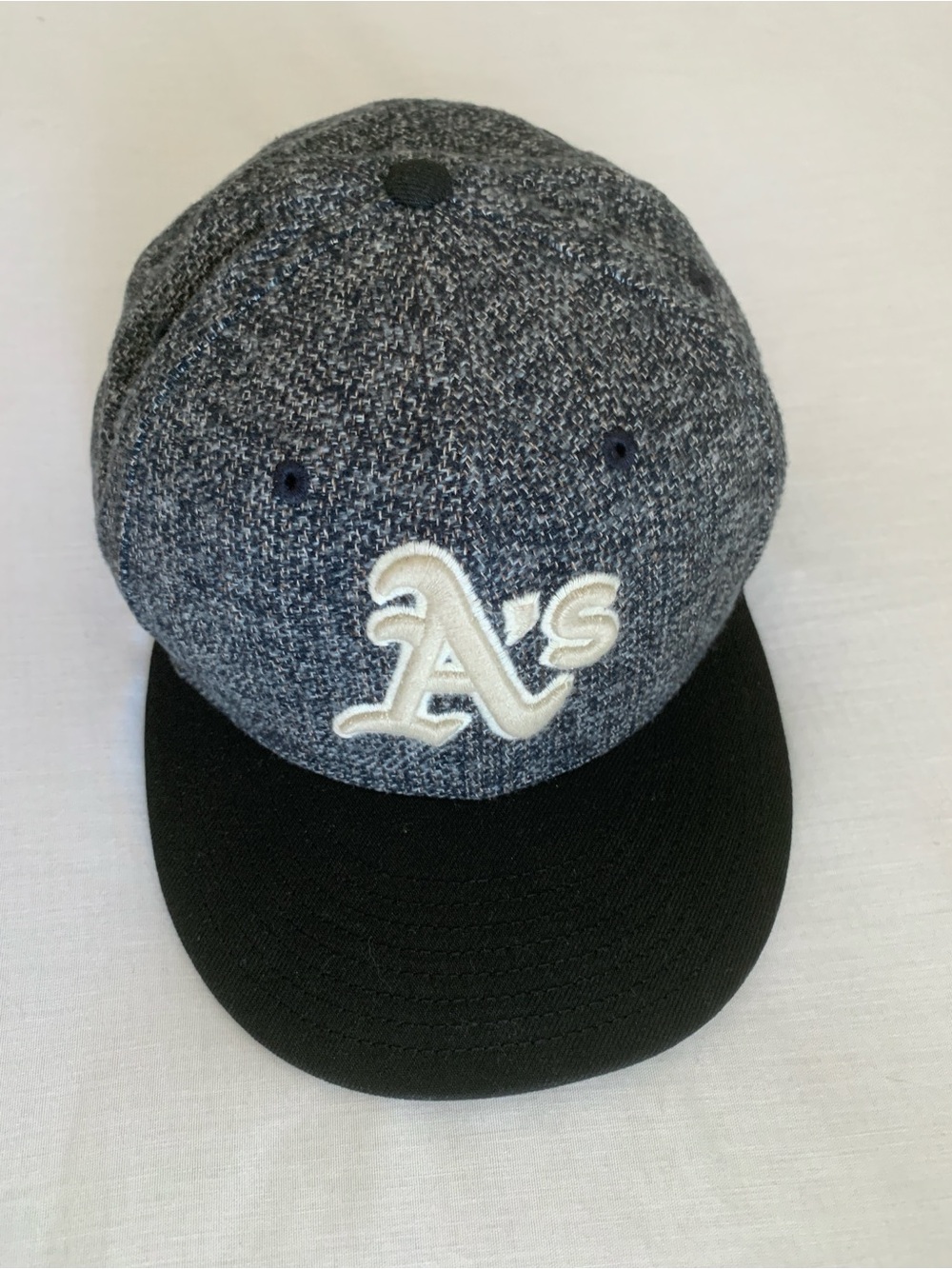 New Era Oakland Athletics A's Fitted Hat 7 3/4 Wool Blend Three Looms Fabric